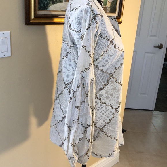 Irving & Fine Crisp India cotton u-neckline, side split hem tunic print blouse - Picture 6 of 8